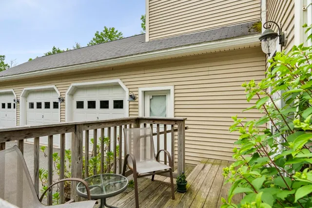 $499,000 | 5 Hillside Place, Unit 2, Boothbay, ME 04537