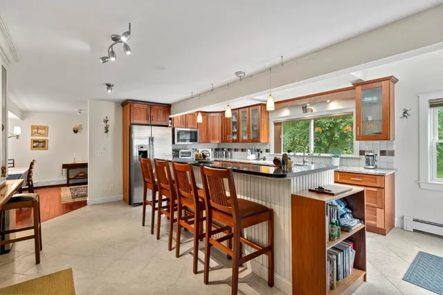 $499,000 | 5 Hillside Place, Unit 2, Boothbay, ME 04537