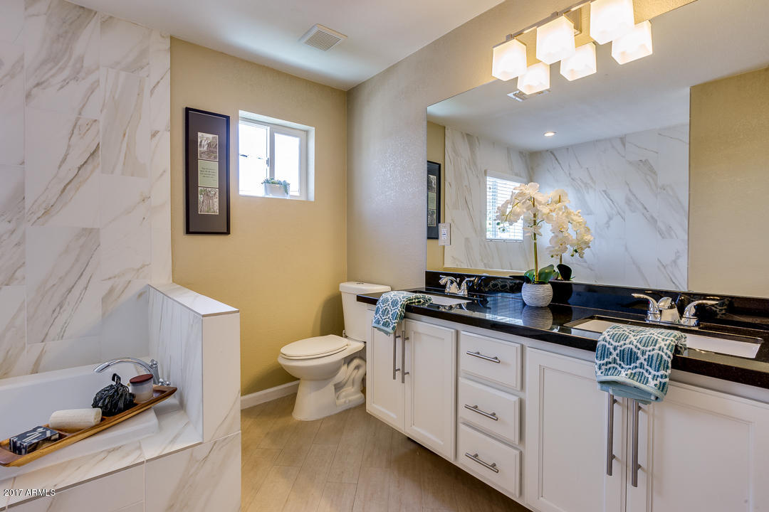 8525 East Chaparral Road Scottsdale, AZ 85250 - Photo 20 of 35 Double Sinks!