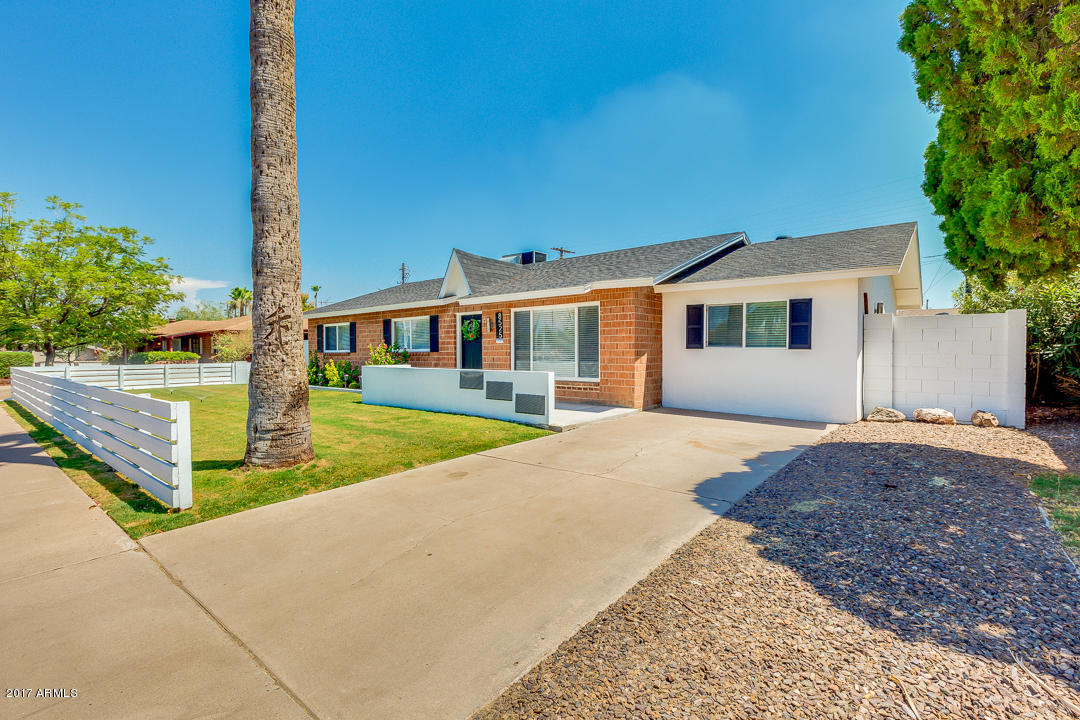 8525 East Chaparral Road Scottsdale, AZ 85250 - Photo 33 of 35 Mid Century Features