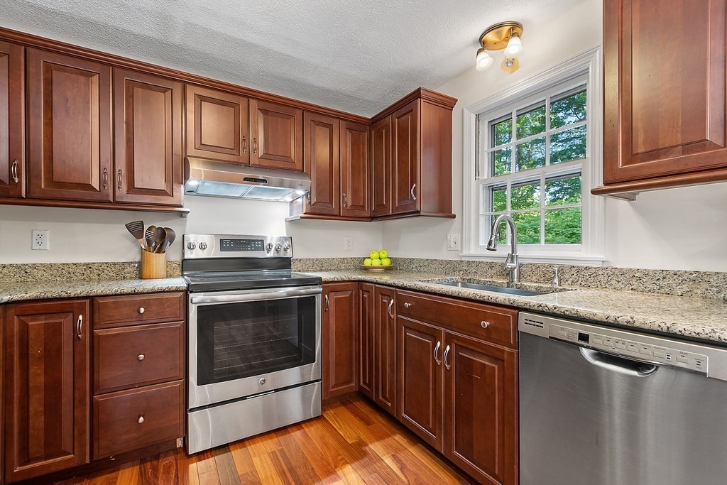 130 Spectacle Pond Road Littleton, MA 01460 - Photo 9 of 38