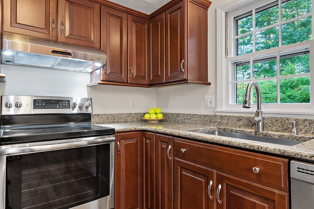 130 Spectacle Pond Road Littleton, MA 01460 - Photo 10 of 38