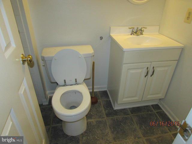 2206 Riding Crop Way Baltimore, MD 21244 - Photo 11 of 14 Bath