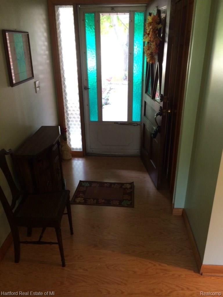 44112 Brandywyne Road Canton, MI 48187 - Photo 2 of 17 Foyer