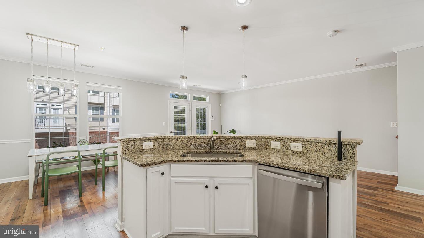 4888 Dane Ridge Circle Woodbridge, VA 22193 - Photo 7 of 32