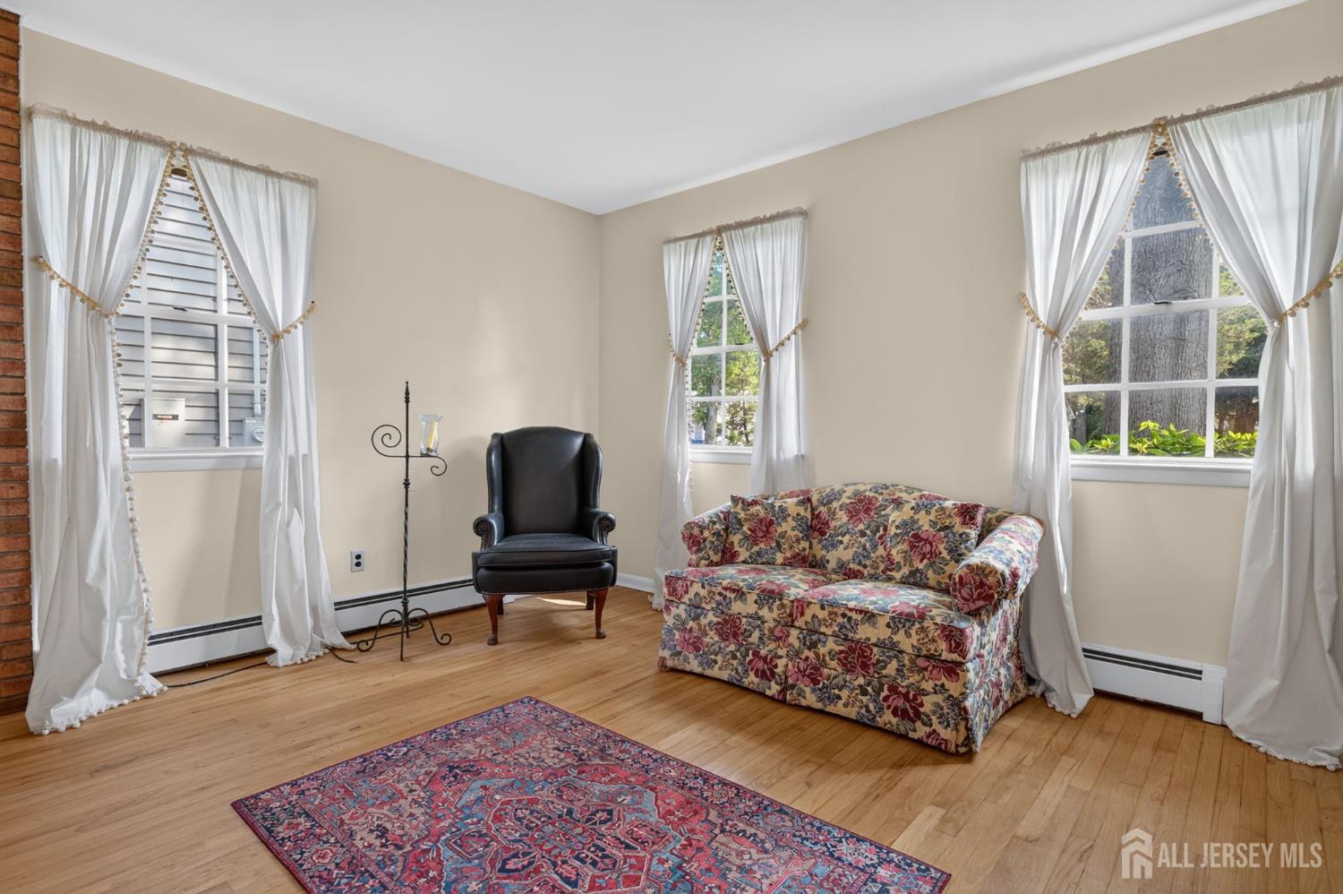 1270 Sioux Road North Brunswick, NJ 08902 - Photo 7 of 46
