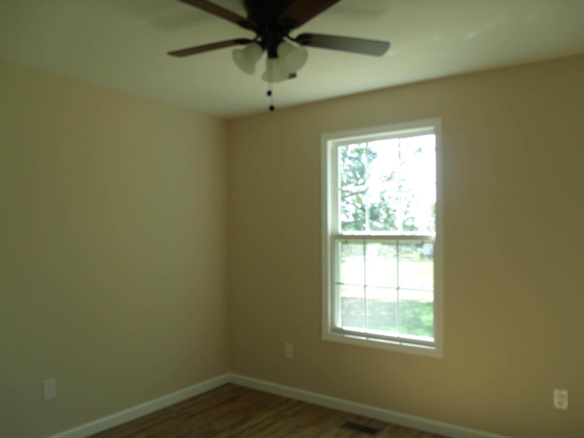 26 Liberty Road Winchester, TN 37398 - Photo 14 of 16 3rd bedroom