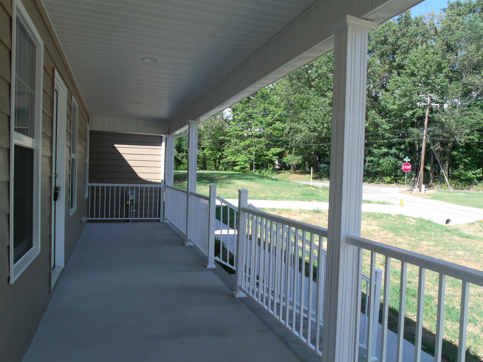 26 Liberty Road Winchester, TN 37398 - Photo 15 of 16 Take a look at this wonderful front porch!!