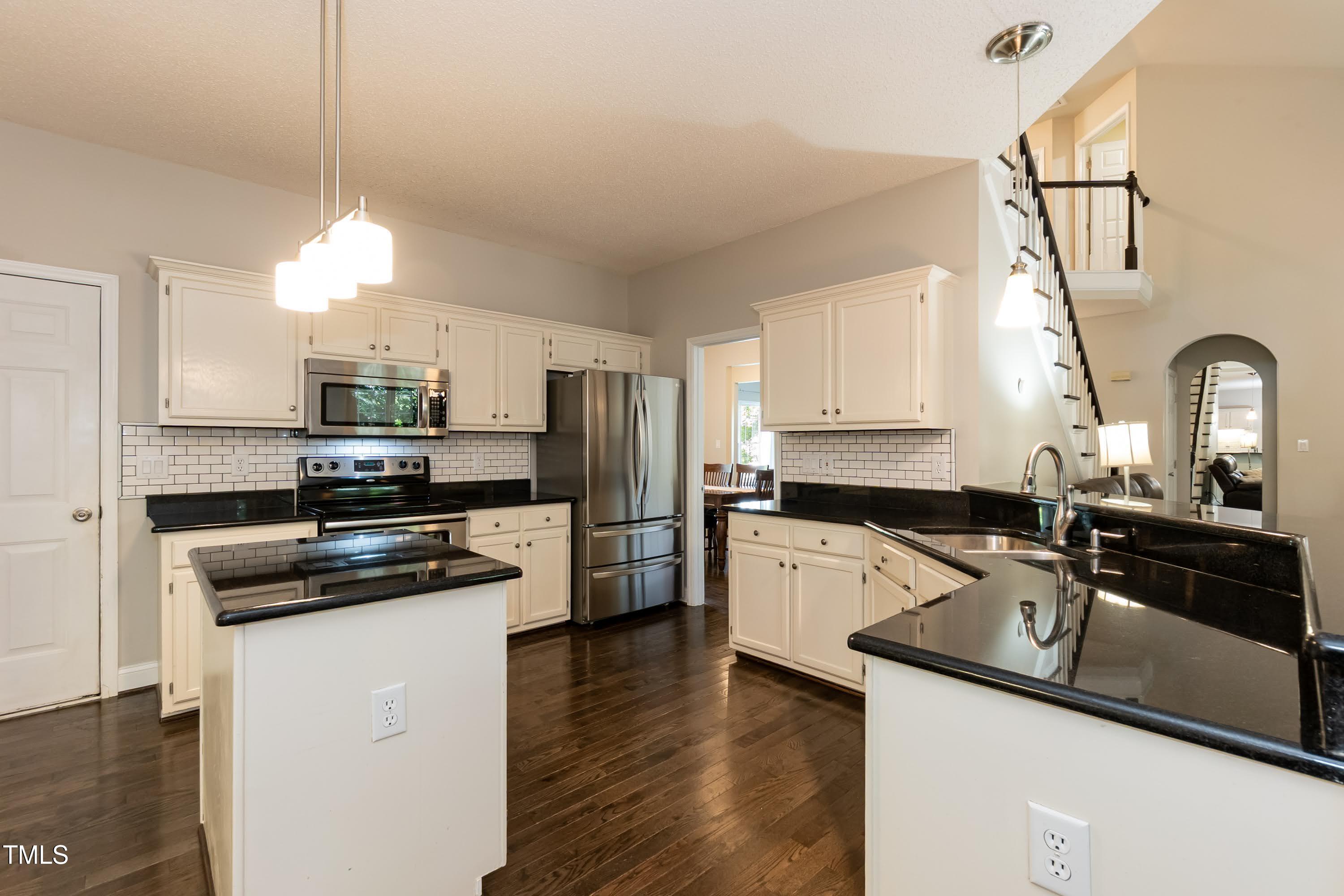 Kitchen 02