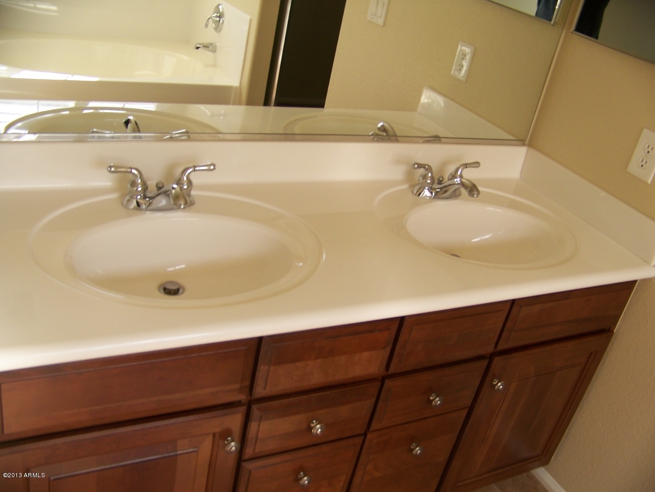 2427 West Via Dona Road Phoenix, AZ 85085 - Photo 17 of 24 Master Bath