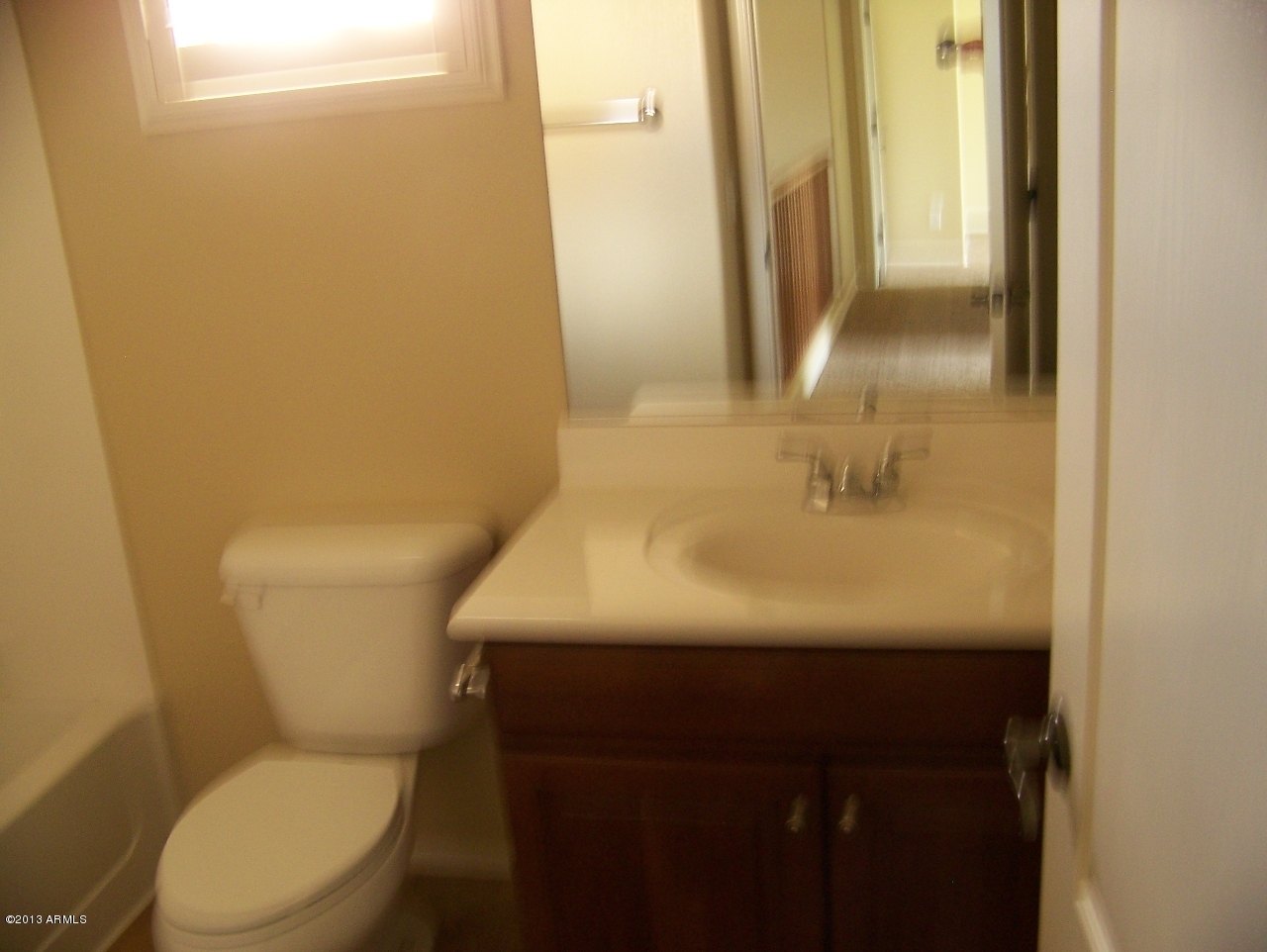 2427 West Via Dona Road Phoenix, AZ 85085 - Photo 21 of 24 Upstairs Full Bath
