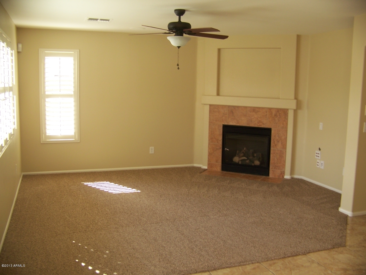 2427 West Via Dona Road Phoenix, AZ 85085 - Photo 5 of 24 Family Room