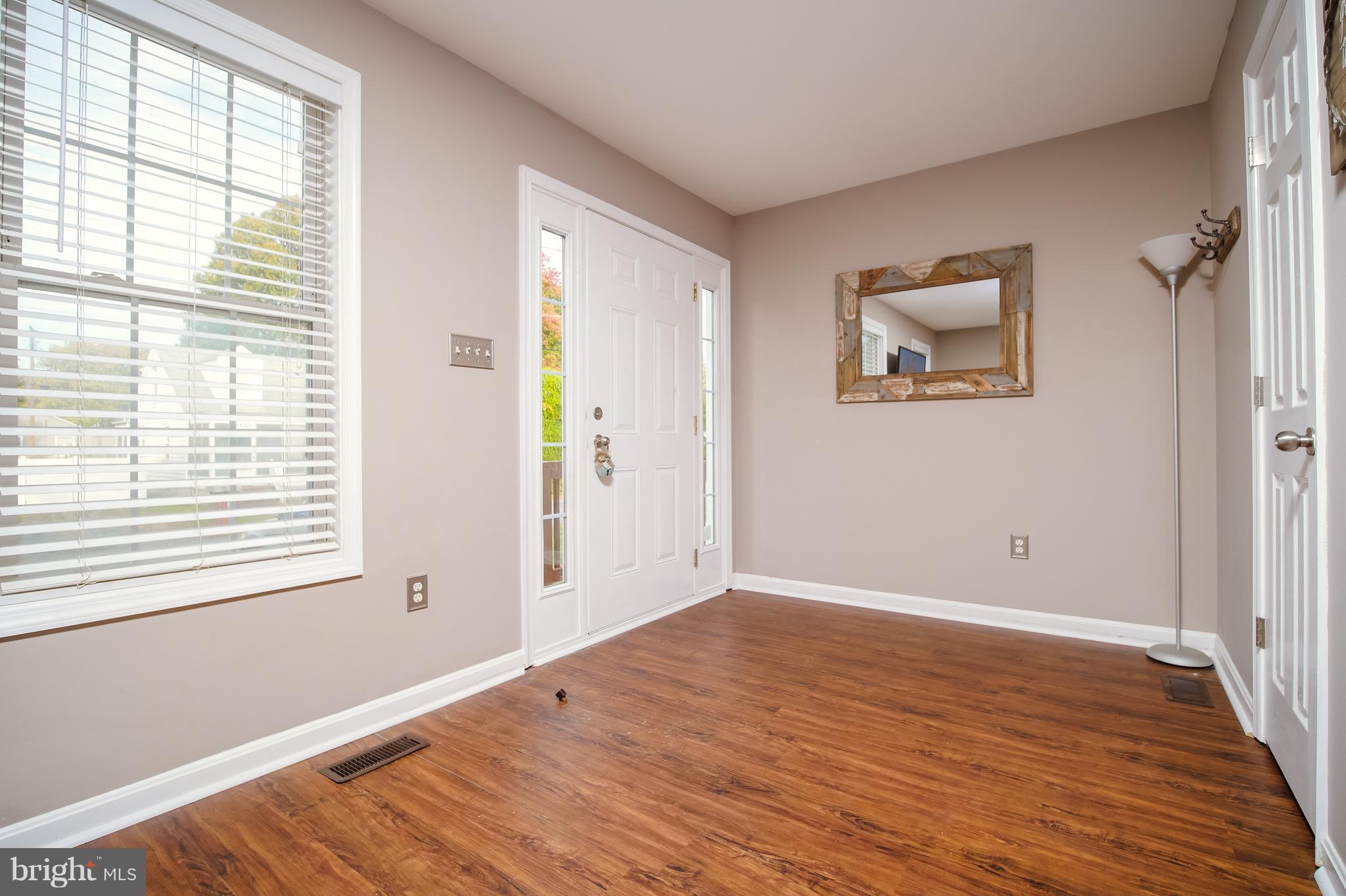 1517 Lincoln Road Shady Side, MD 20764 - Photo 3 of 24 Welcome home!