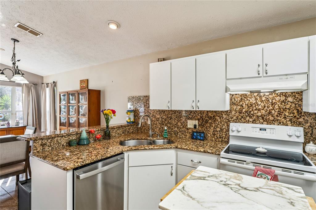 7818 Fashion Loop New Port Richey, FL 34654 - Photo 11 of 44