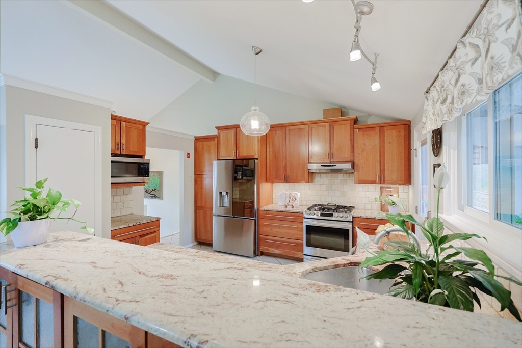 61 Stagecoach Drive Ashland, MA 01721 - Photo 12 of 42