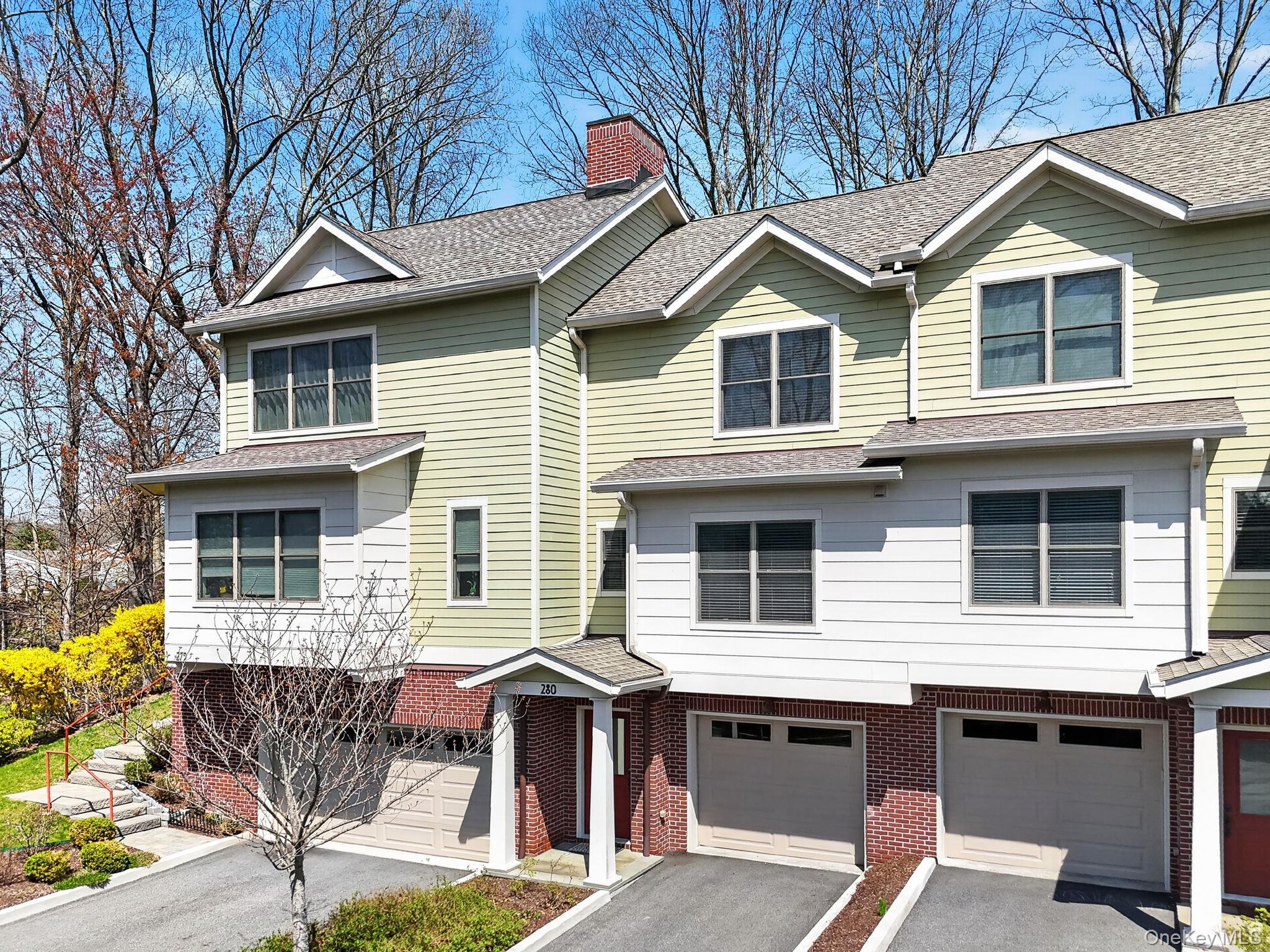 Middle unit with one car garage