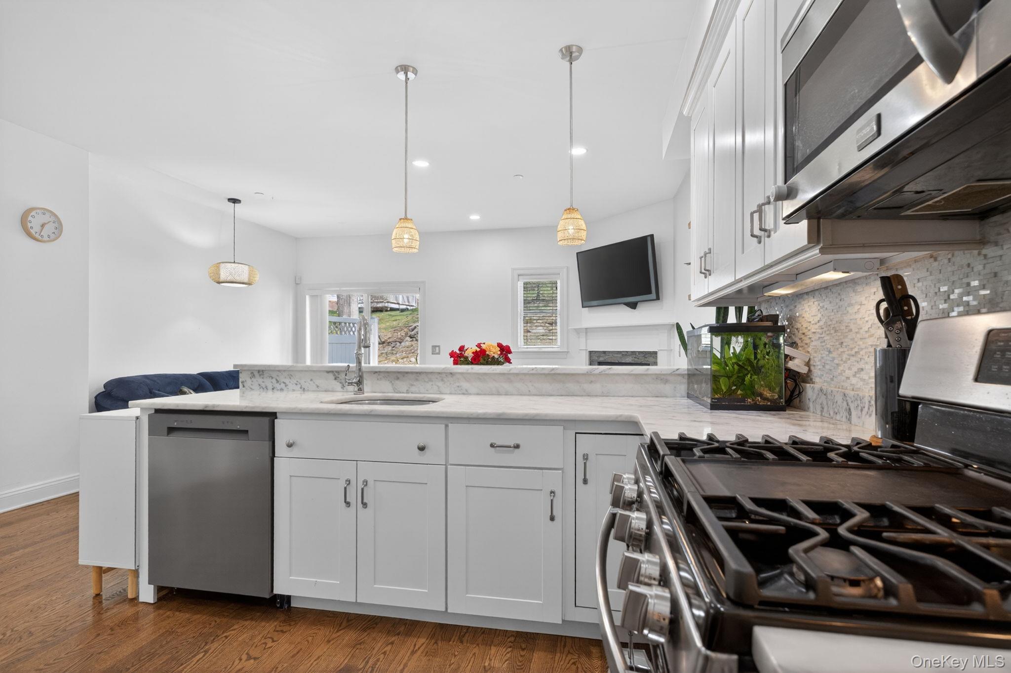 280 Boulder Ridge Road, Unit 2F South Salem, NY 10590 - Photo 12 of 41 Gas Range
