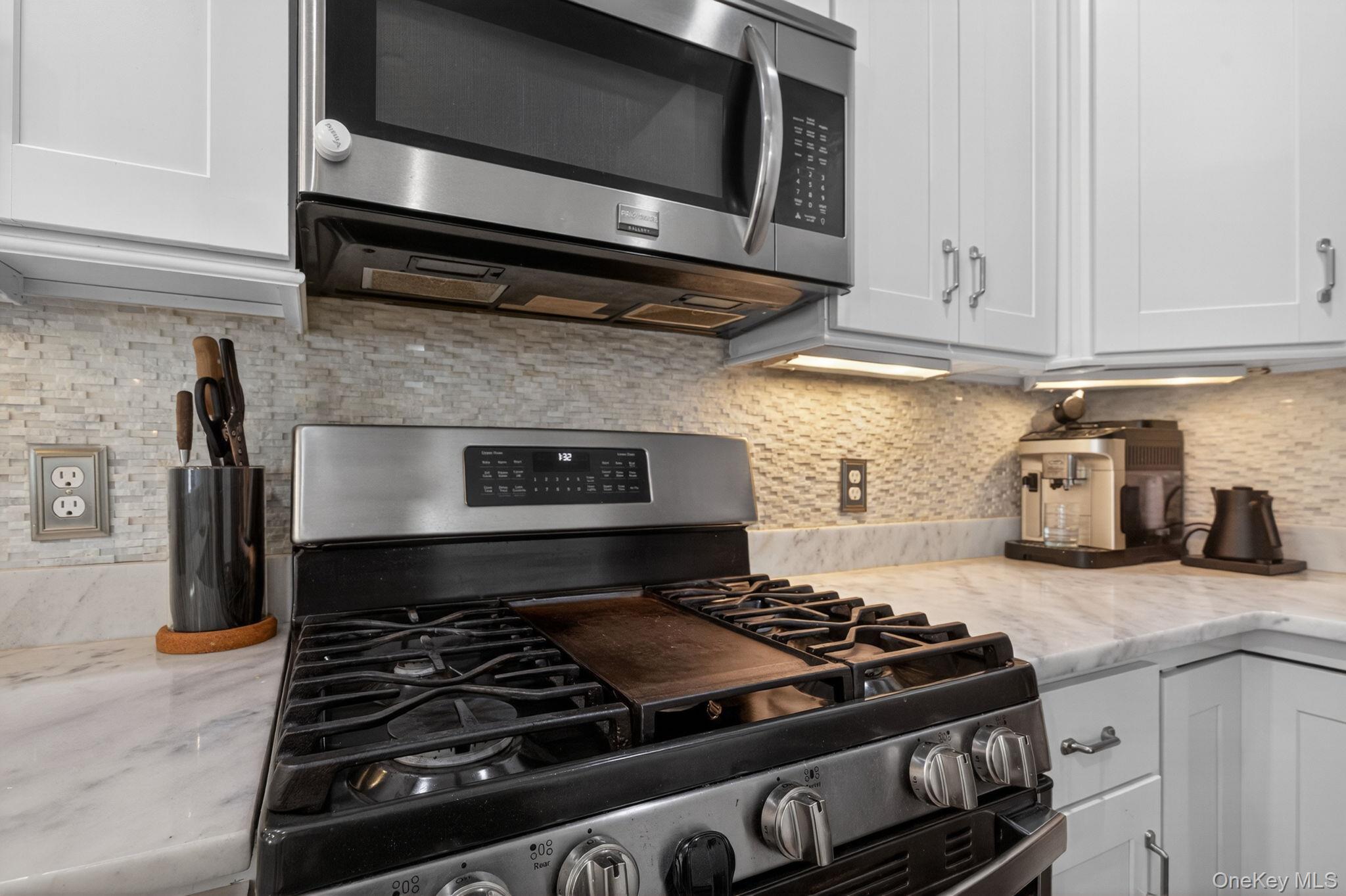 280 Boulder Ridge Road, Unit 2F South Salem, NY 10590 - Photo 13 of 41 Gas Range