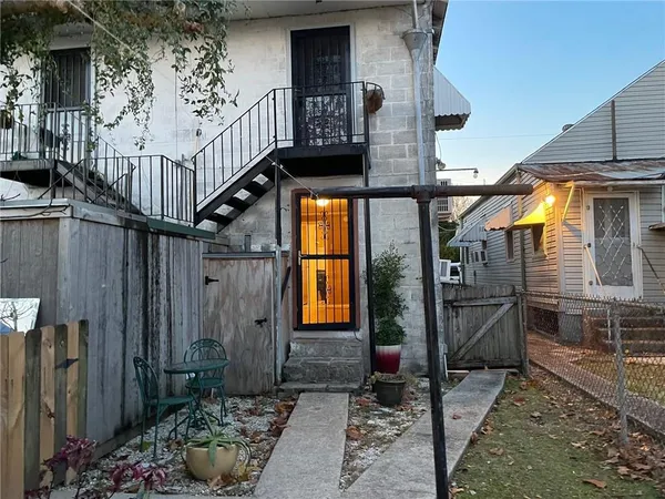 $1,075 | 1311 General Ogden Street, New Orleans, LA 70118