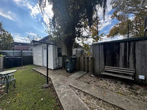 $1,075 | 1311 General Ogden Street, New Orleans, LA 70118