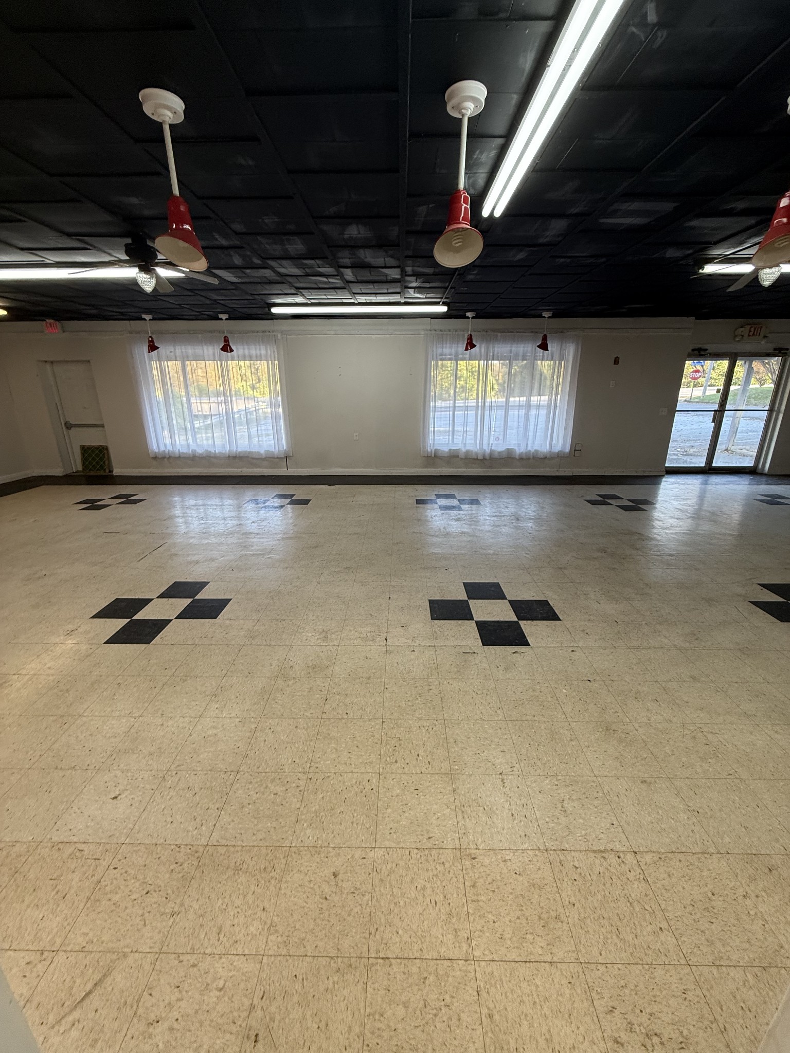 602 Old Florence Road Lawrenceburg, TN 38464 - Photo 6 of 7 a view of a room with gym equipment