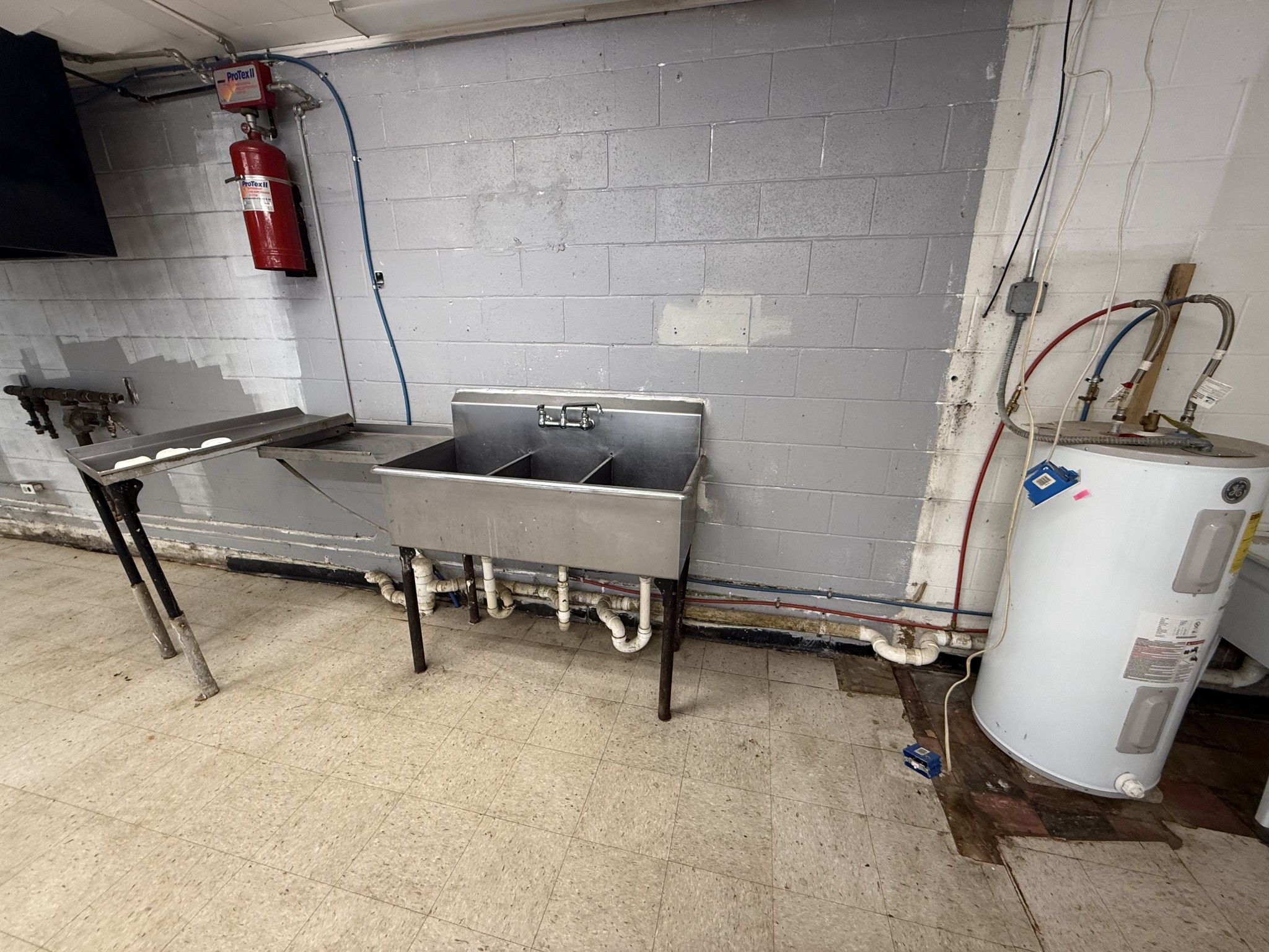 602 Old Florence Road Lawrenceburg, TN 38464 - Photo 7 of 7 a room with gym equipment and windows