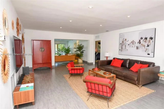 $10,000 | 641 86th Street, Miami Beach, FL 33141