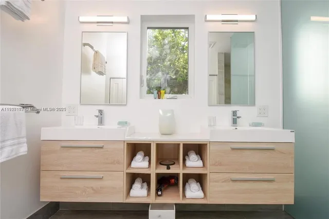 $10,000 | 641 86th Street, Miami Beach, FL 33141