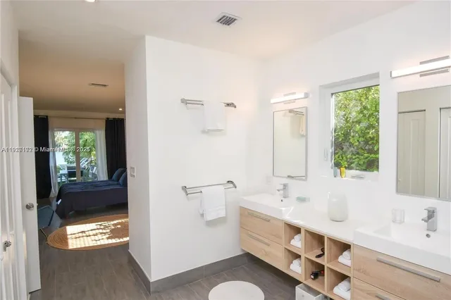 $10,000 | 641 86th Street, Miami Beach, FL 33141