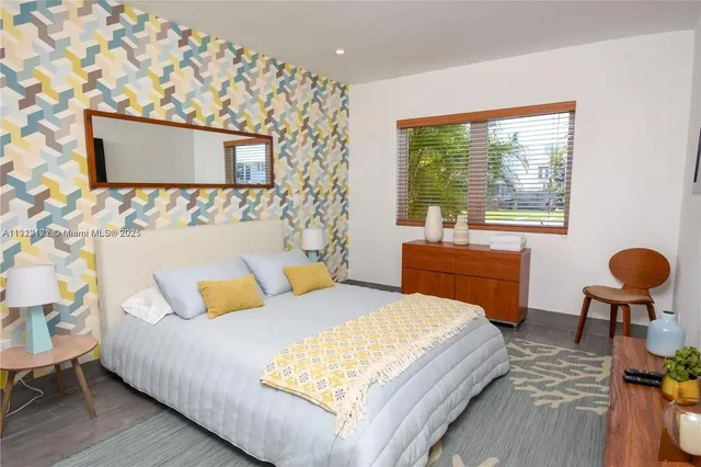 $10,000 | 641 86th Street, Miami Beach, FL 33141