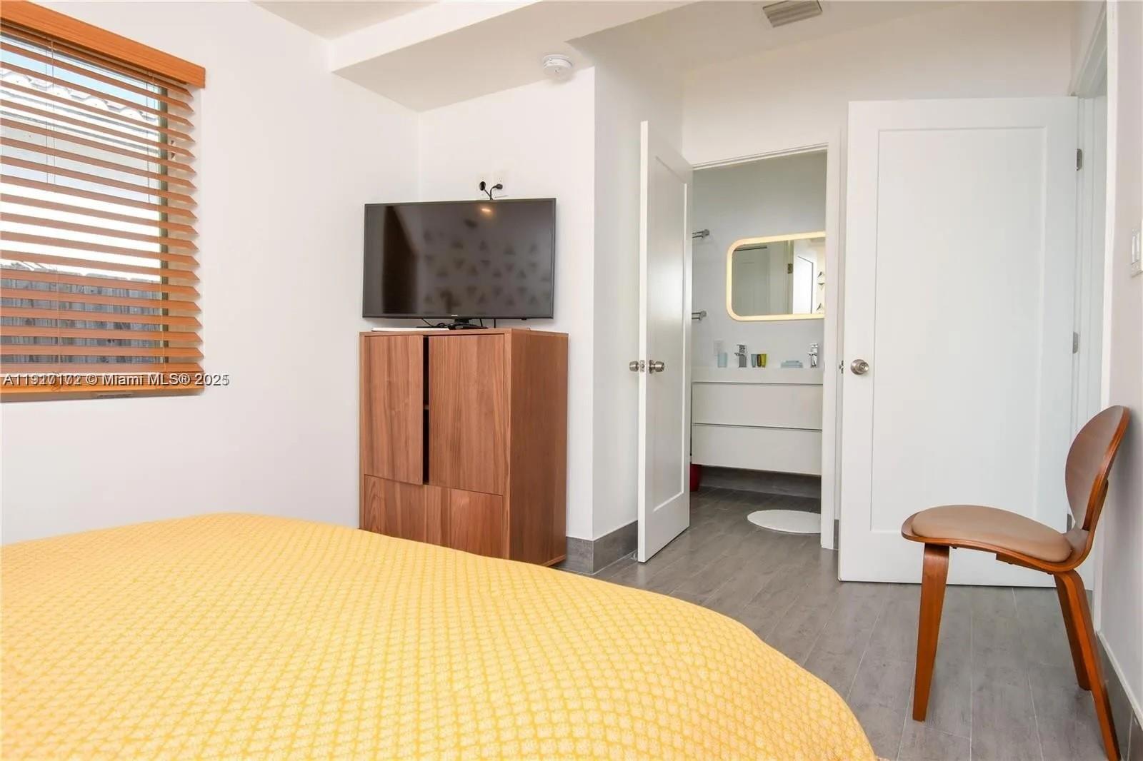 641 86th Street Miami Beach, FL 33141 - Photo 33 of 49