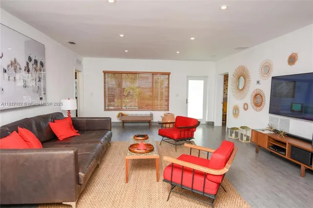 $10,000 | 641 86th Street, Miami Beach, FL 33141