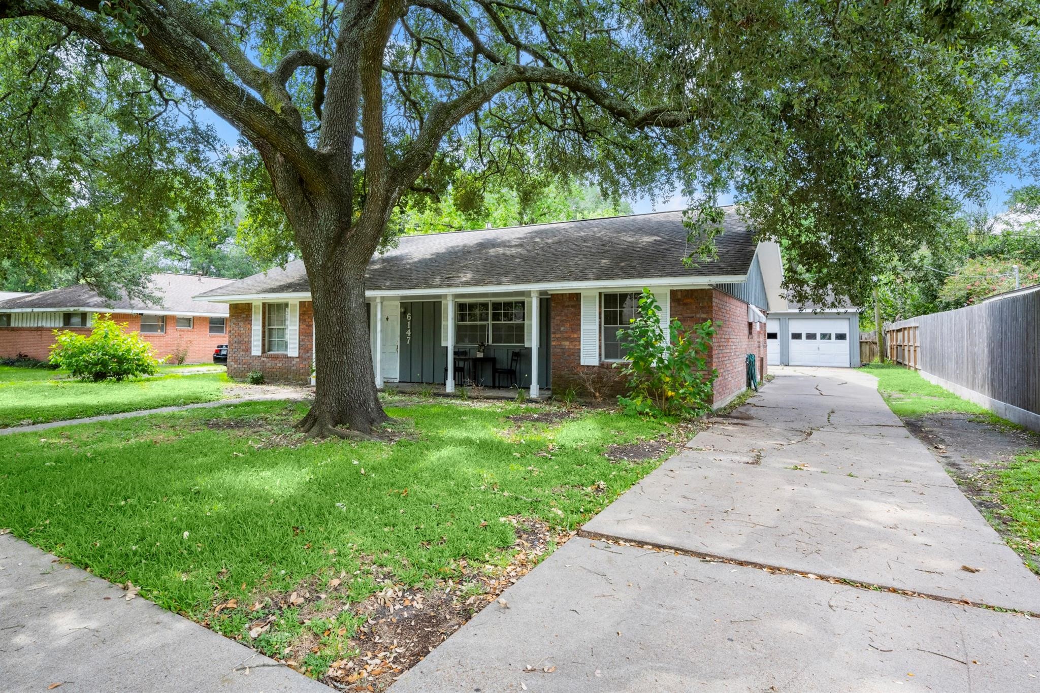 6147 Ariel Street Houston, TX 77074 - Photo 1 of 25