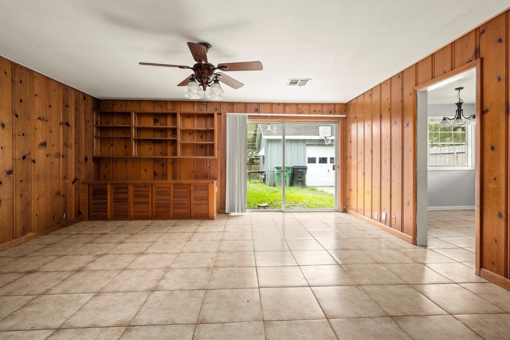 6147 Ariel Street Houston, TX 77074 - Photo 11 of 25