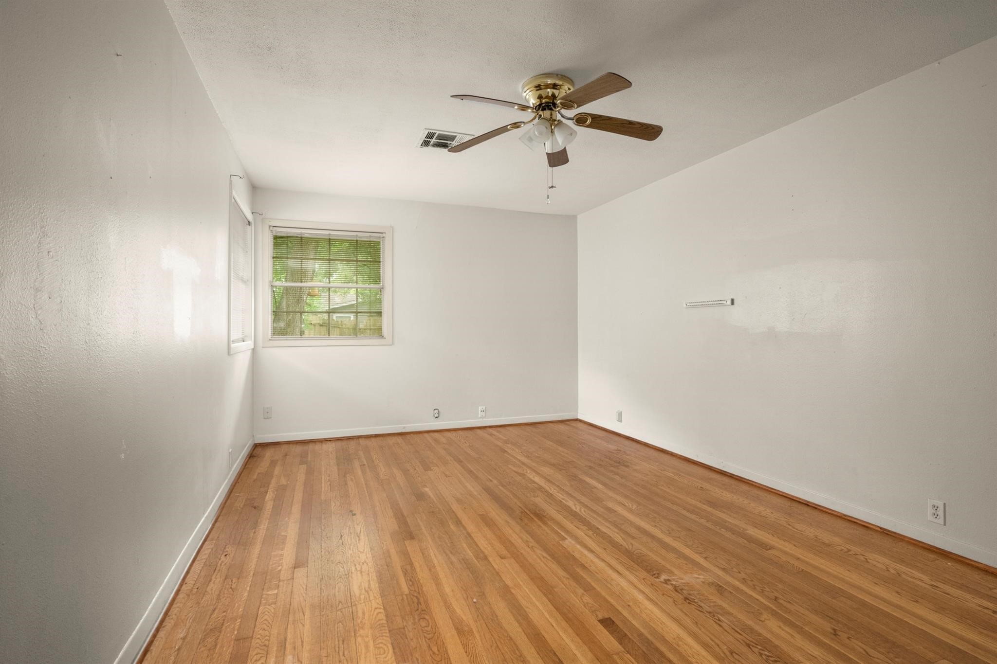 6147 Ariel Street Houston, TX 77074 - Photo 14 of 25