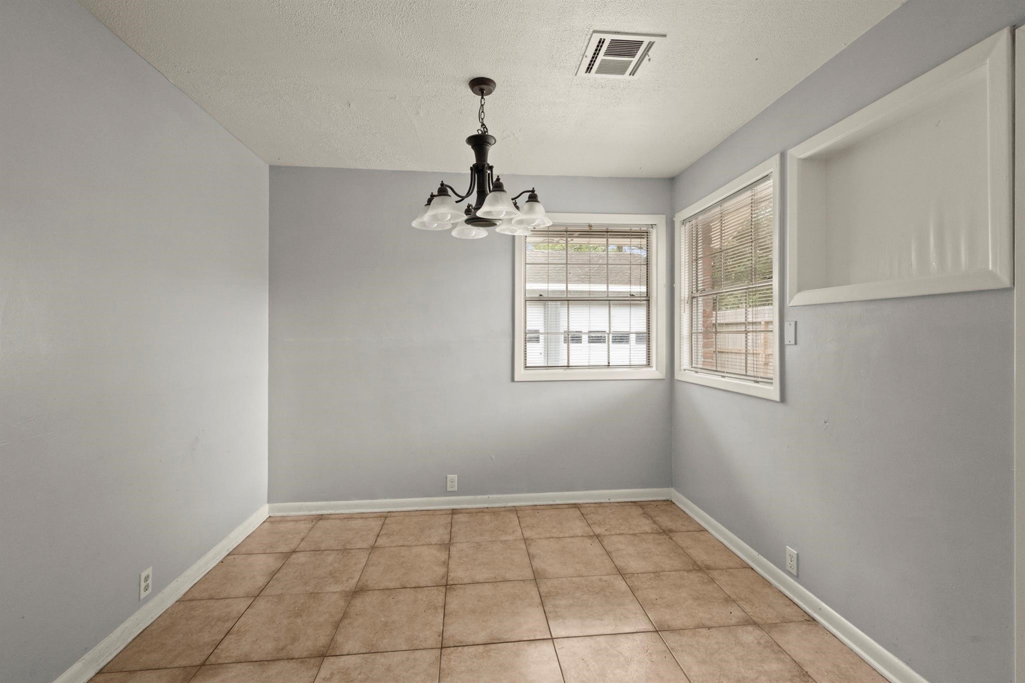 6147 Ariel Street Houston, TX 77074 - Photo 2 of 25