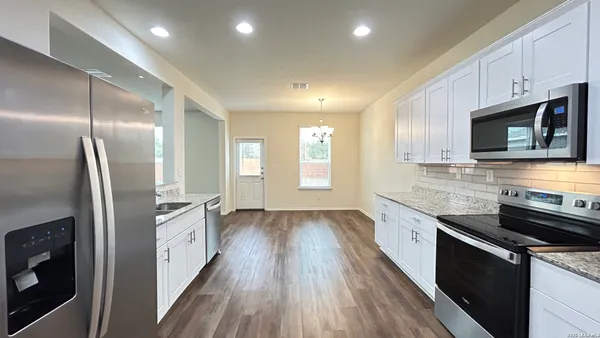 $1,895 | 11346 Long Rider, San Antonio, TX 78254
