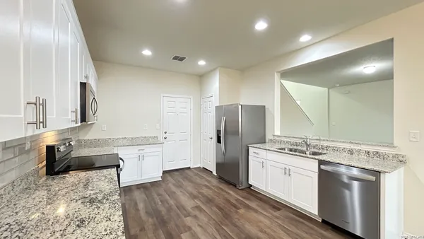 $1,845 | 11346 Long Rider, San Antonio, TX 78254