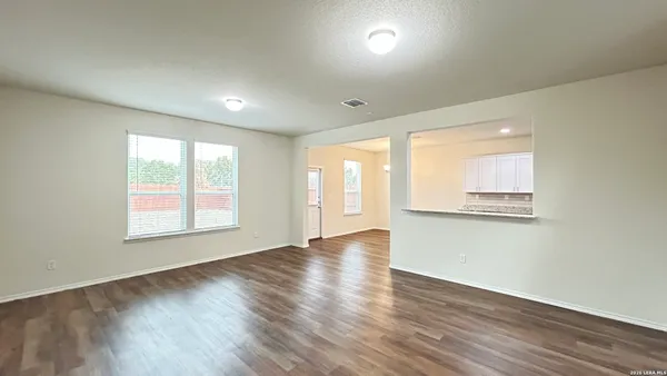 $1,895 | 11346 Long Rider, San Antonio, TX 78254