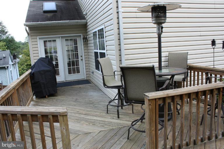 402 Longdraft Road Gaithersburg, MD 20878 - Photo 5 of 29 Exterior (Rear)
