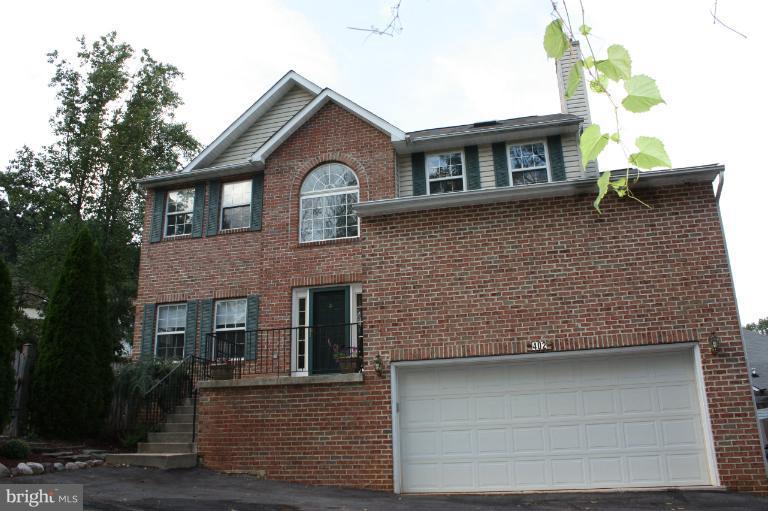 402 Longdraft Road Gaithersburg, MD 20878 - Photo 6 of 29 Exterior (Front)