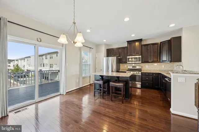 $2,750 | 641 Washington Square, Spring City, PA 19475