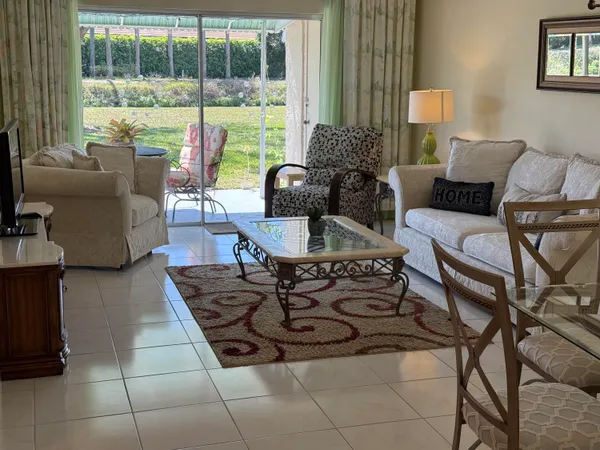 $2,000 | 8540 Chevy Chase Drive, Unit 8540, Boca Raton, FL 33433