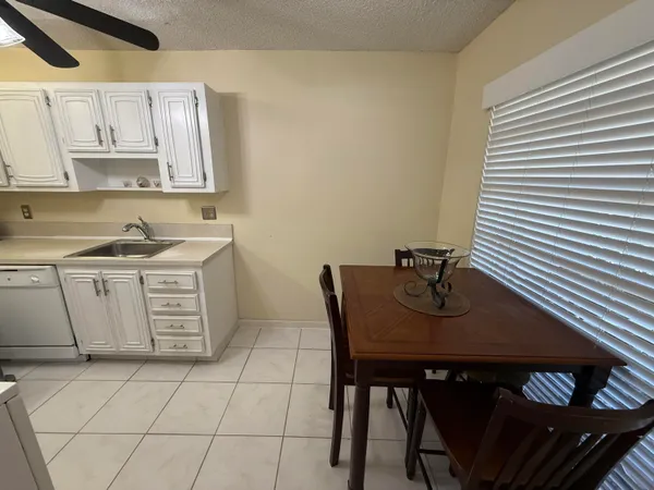 $2,000 | 8540 Chevy Chase Drive, Unit 8540, Boca Raton, FL 33433