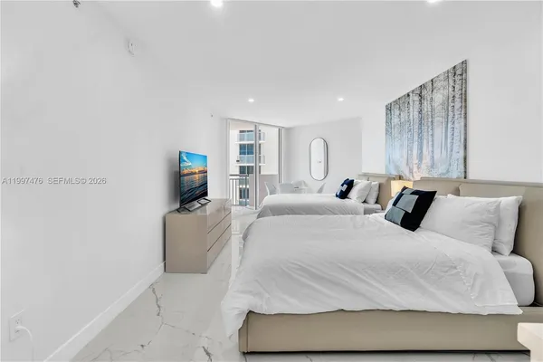 $7,000 | 17375 Collins Avenue, Unit 1703, Sunny Isles Beach, FL 33160
