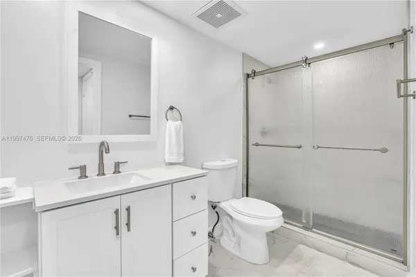 $7,000 | 17375 Collins Avenue, Unit 1703, Sunny Isles Beach, FL 33160