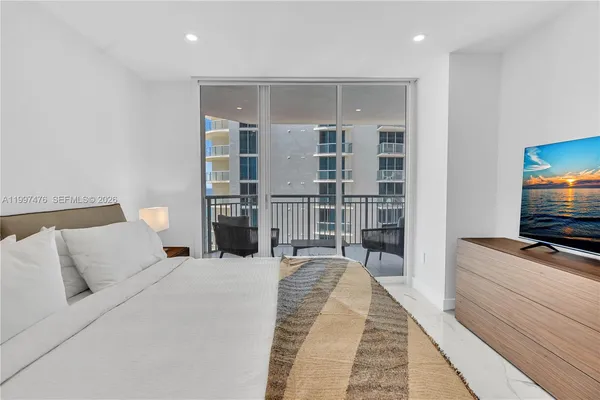 $7,000 | 17375 Collins Avenue, Unit 1703, Sunny Isles Beach, FL 33160