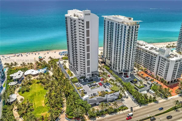 $7,000 | 17375 Collins Avenue, Unit 1703, Sunny Isles Beach, FL 33160