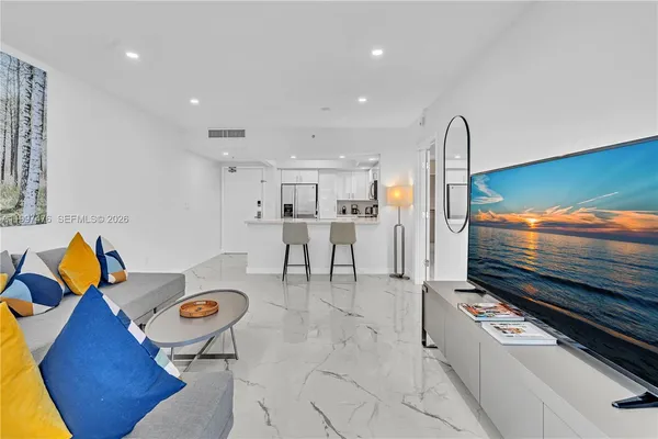 $7,000 | 17375 Collins Avenue, Unit 1703, Sunny Isles Beach, FL 33160