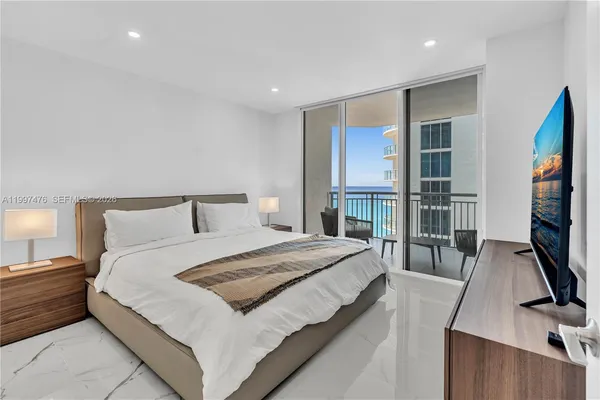 $7,000 | 17375 Collins Avenue, Unit 1703, Sunny Isles Beach, FL 33160